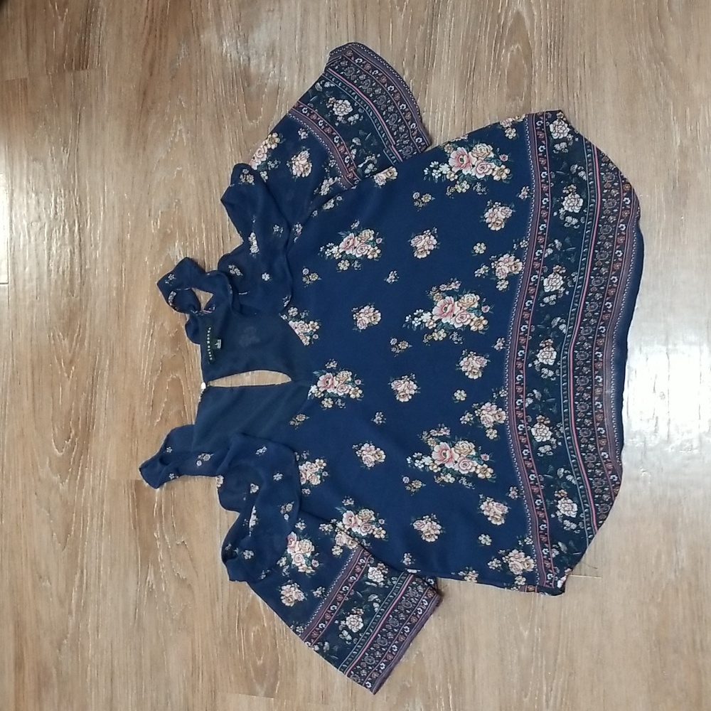(L) Haute Monde Floral Print Bohemian Cold Shoulder Ruffle Peasant Top Prairie